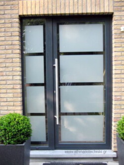 Κεντρική είσοδος αλουμινίου με αμμοβολή σχέδιο. Είσοδος αλουμινίου ral 7011