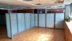 ΒΑΡΕΩΣ ΤΥΠΟΥ ΔΙΑΧΩΡΙΣΤΙΚΑ ΑΛΟΥΜΙΝΙΟΥ. ΧΩΡΙΣΜΑ ΧΑΜΗΛΑ ΜΕ ΤΖΑΜΙΑ.