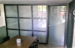 Διαχωριστικά, τοίχοι και παράθυρα (industrial style) . Διαχωριστικά (industrial style) .