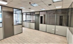 Μοντέρνα διαχωριστικά συστήματα αλουμινίου. Χωρίσματα εσωτερικών χώρων