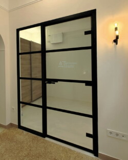 Γυάλινα χωρίσματα γραφείων με ή χωρίς εμφανή σκελετό Γυάλινα διαχωριστικά γραφείων