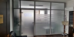Γυάλινα Διαχωριστικά Αλουμινίου Συστήματα κινητών χωρισμάτων γραφείων αλουμινίου PLUS
