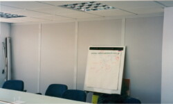 Ελαφρά Χωρίσματα με πανελς μελαμίνης και εσωτερικά πετροβαμβακα για ηχομόνωση Χωρισμα με μελαμινες