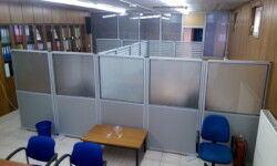 Διαμόρφωση χώρων γραφείου χαμηλά διαχωριστικά αλουμινίου