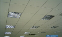 Εσωτερικές επισκέψιμες οροφές σε σκελετό διαστάσεων καννάβου 600x600mm διαφόρων σχεδίων. ΨΕΥΔΟΡΟΦΕΣ ΟΡΥΚΤΗΣ ΙΝΑΣ - ΒΙΝΥΛΙΚΕΣ.