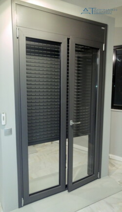 Αναγόμενοι με ρολλο αλουμινίου ασφαλείας Δίφυλλο ανοιγωμενα με ρολο.